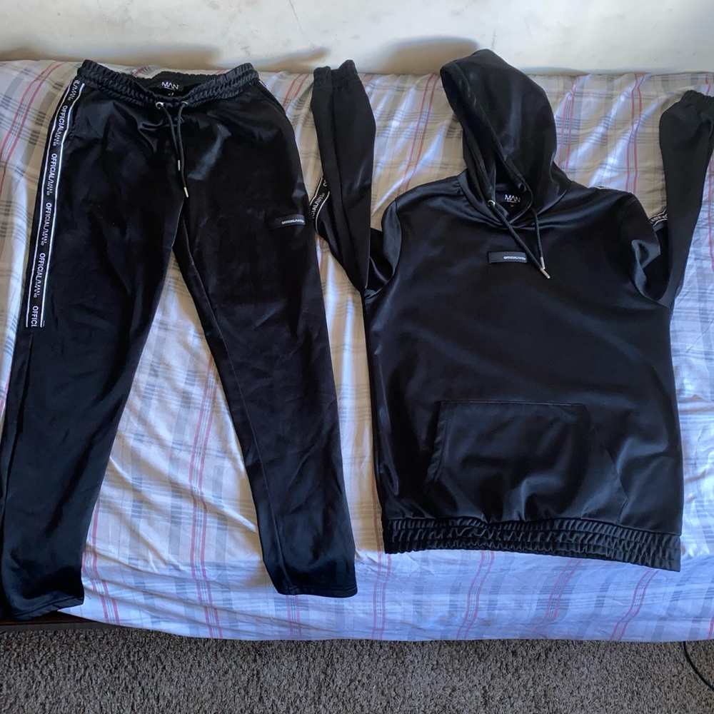 Black Tracksuit (Activewear Hoodie & Sweatpants)